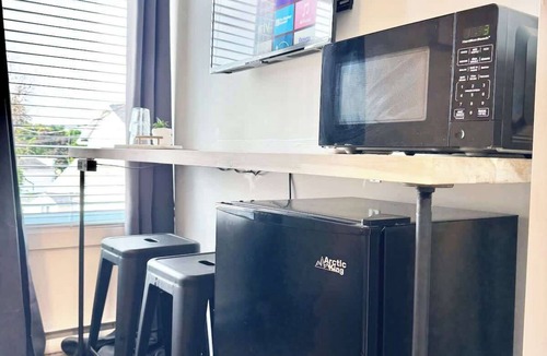 Paine-Sec Apartment | Lévis Center | New Studio with Queen Bed + A/C