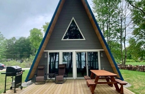 Au Gres Apartment | Life’s a Hoot A-Frame Cabin