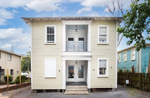 Westside Apartment | Light & Airy Downtown Executive Rental