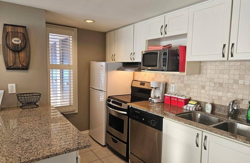 Craigleith Condo | Location! Hillside One Bedroom w/Mtn Views at North Creek Resort, Oversized Deck