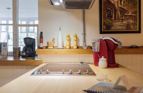 Chateau-Richer Apartment | Lodging Petit Séjour water view. Families and pets welcome!