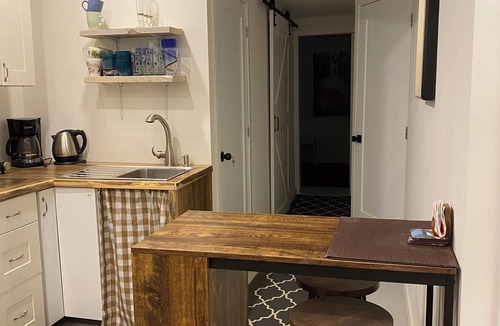 Greenwood - Coxwell House | LOFTY BASEMENT APARTMENT BY BEACH