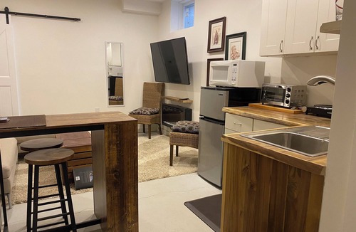 Greenwood - Coxwell House | LOFTY BASEMENT APARTMENT BY BEACH
