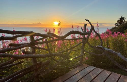 Anchor Point House | Lost Anchor Cabins - Ocean-view cabins on the bluff