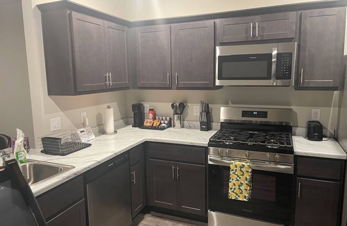Broken Arrow House | Love stay brand new 3-bedroom two full bath house in serene Broken Arrow