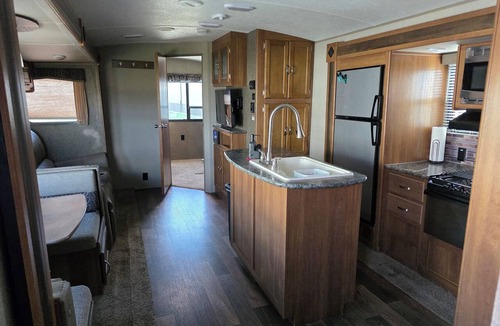 Sergeant Bluff House | Lovely 2-bedroom recreational vehicle with full bath and AC in Sergeant Bluff.