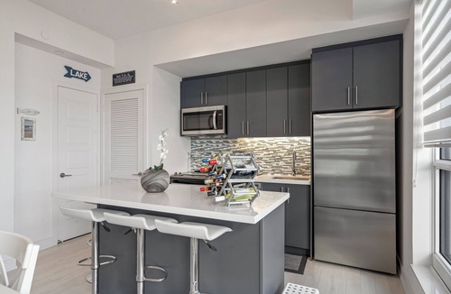 Innisfil House | Lovely 2 Bedroom Vacation Home at the heart of Friday Harbour