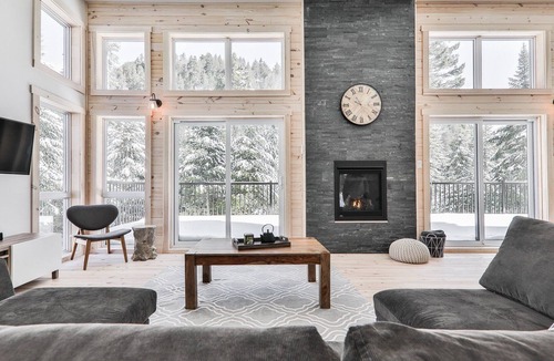 St-Adolphe-d'Howard Cottage | Lovely cottage next to a quiet lake
