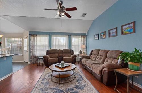Leander House | Lovely Leander Home in a Quiet Area