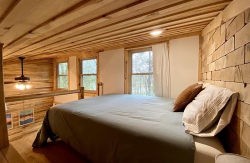 Boles Cabin | Luminous Peaceful Treehouse with Incredible Forest Views and Fire Pit in Arkansas