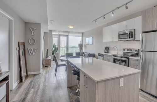 Ottawa Division Apartment | Luxe 1BR with Private Terrace near Ottawa Hospital