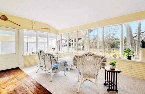 Hemphill House | Luxe Balcony Suite in Historic Hemphill Home!