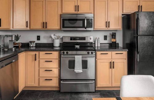 Downtown Anchorage Apartment | Luxe downtown paradise oasis 2br