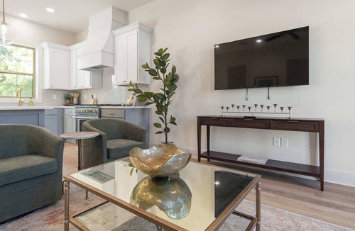 Lafayette Condo | Luxe Oaks | Walk to River Ranch | Premier Host | EV Charger