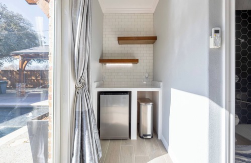 Lubbock House | Luxe Oasis with Pool and Hot Tub