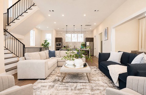 Washington Ave./ Memorial Park House | Luxe Stay!5 beds Rooftop Prime Loc Downtown
