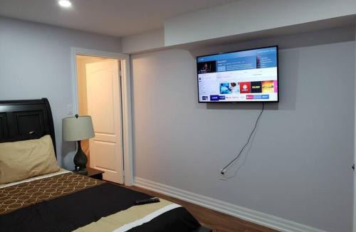 Mount Pleasant Apartment | Luxurious 1BR - 1BA Apt Modern Bright with free parking-pc