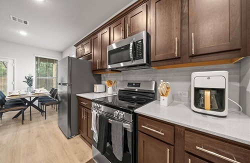 Denton House | Luxurious 4 Bed Duplex in Denton TX Near UNT &amp…
