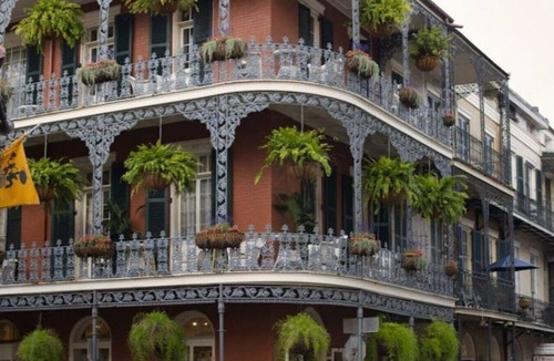 French Quarter Condo | Luxurious Downtown Condo by the French Quarter!