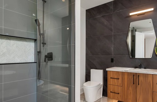 Etobicoke House | Luxurious getaway in the city
