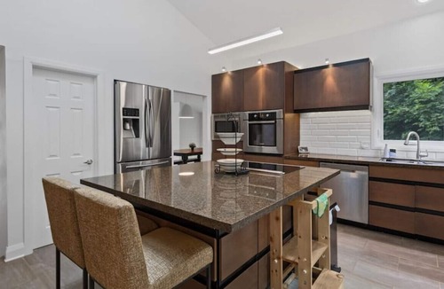 Fergus House | *Luxurious Haven* - Pool, Spacious Yard & Fire Pit