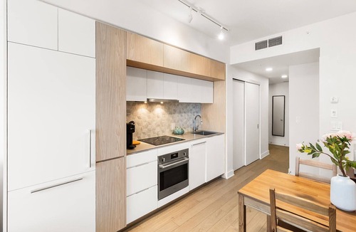Ville-Marie Condo | Luxurious Studio with a view