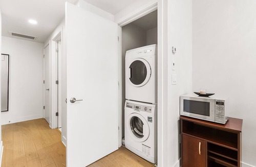 Ville-Marie Condo | Luxurious Studio with a view