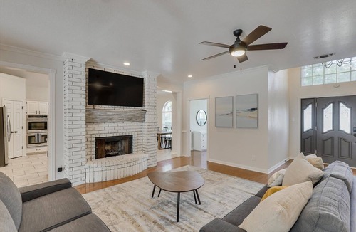 North Richland Hills House | Luxurious 5 Bedroom Retreat with Pool!