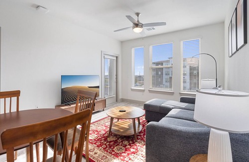Stony Ridge North Apartment | Luxury 2BD/2BA Next to Airport wz4o