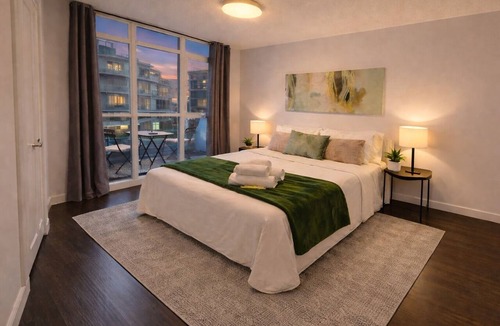 Bathurst Quay Hotel | Luxury 2BR Condo with Parking | Downtown Toronto