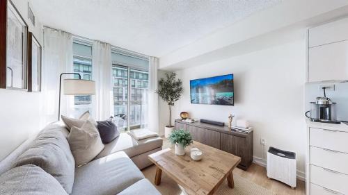 CityPlace Apartment | Luxury 2BR KING Bed, Rogers Centre & Parking