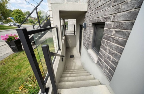 Laval Apartment | Luxury 2BR Waterfront Condo