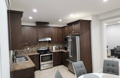 Brampton Apartment | Luxury 3+1 Bedrooms Home