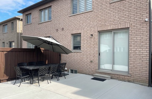 Brampton Apartment | Luxury 3+1 Bedrooms Home