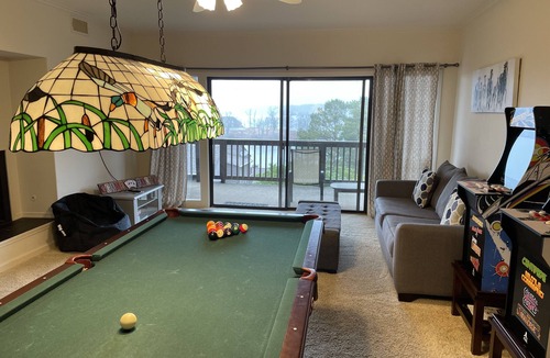 Lake Hamilton Condo | Luxury 3/3 Condo on Lake Hamilton - Fall is the best time in Hot Springs