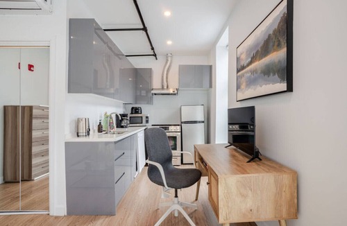 Downtown Montreal Apartment | Luxury Bishop Apartment - Prime Downtown Spot