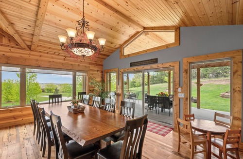 Elkhorn Cabin | Luxury Cabin Overlooking Lake Wanahoo