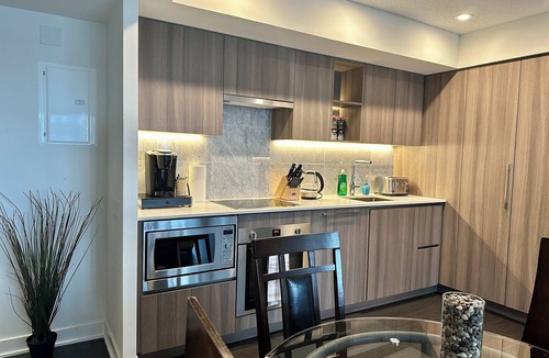 CityPlace Apartment | Luxury Condo - Bathurst & Lakeshore