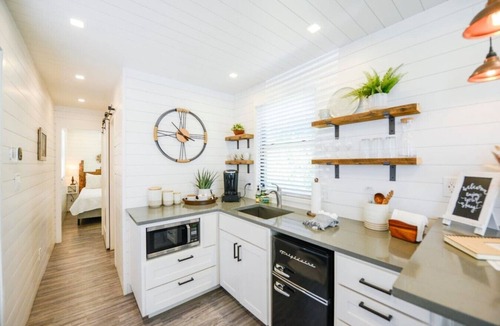 Waco House | Luxury Container Home | Pickleball | Rooftop Patio
