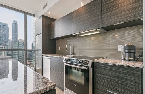 CityPlace Apartment | Luxury Downtown Apartment 2bed2bath | Parking| Pool | Gym
