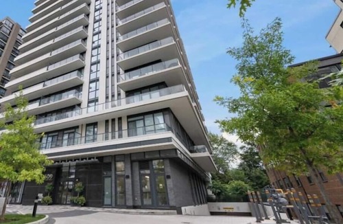Deer Park Condo | Luxury Forest Hill Condo/Steps to UCC. BSS & Downtown/Summer Short-Term