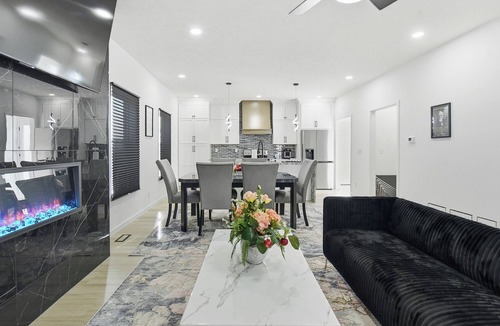 McArdle House | Luxury Golf Course Retreat-Across from Eagle Run