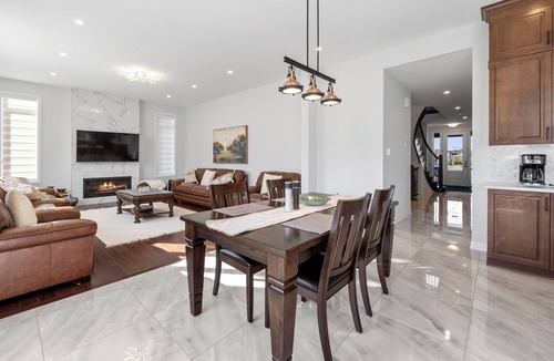 Ottawa Division House | Luxury home: 733 Coast Circle Manotick, Ottawa. 30 nights minimum stay.