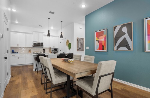 Arlington House | Luxury Home w/Parking | Walk to AT&T Stadium