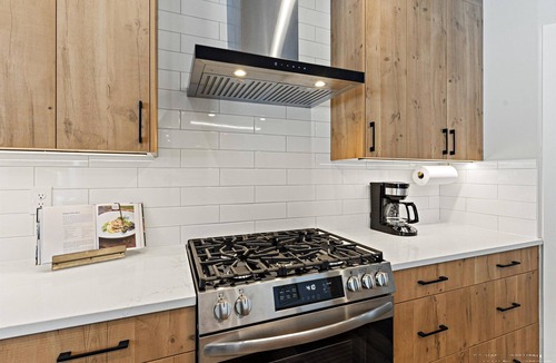 Abbott Loop House | Luxury home w/Private Hot Tub Close to airport, shopping, hiking, biking, skiing