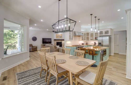 Edgemont House | Luxury Lakefront Retreat w/Deck & Patio!