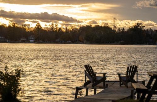 Rama House | Luxury Lakefront with Sauna & EV