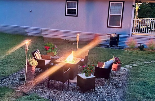 Princeton House | Luxury Micro Retreat| Spa Amenities|Fire Pit|Pet Yard