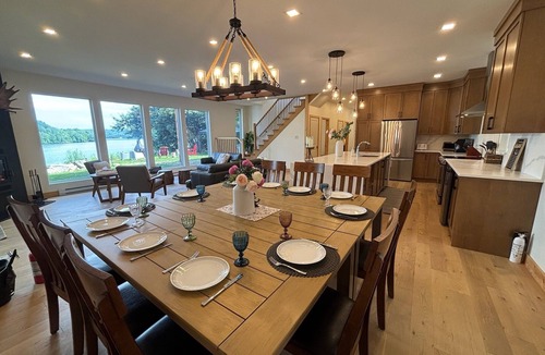 La Minerve Ski Chalet | Luxury Panoramic View Waterfront-SPA-Games-Foyer