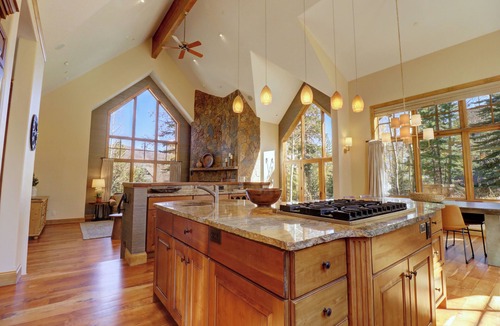 Three Peaks House | Luxury Peakside Escape - Private Hot Tub 3 Bedroom + Loft